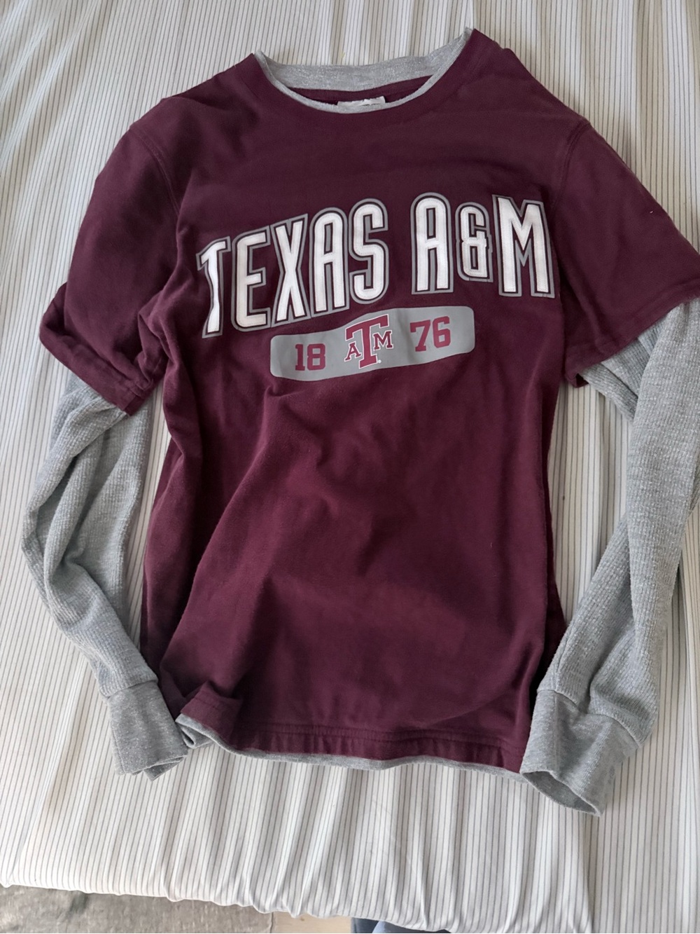 Vintage maroon & grey Texas A&M graphic tee w/ built-in waffle-knit long sleeves